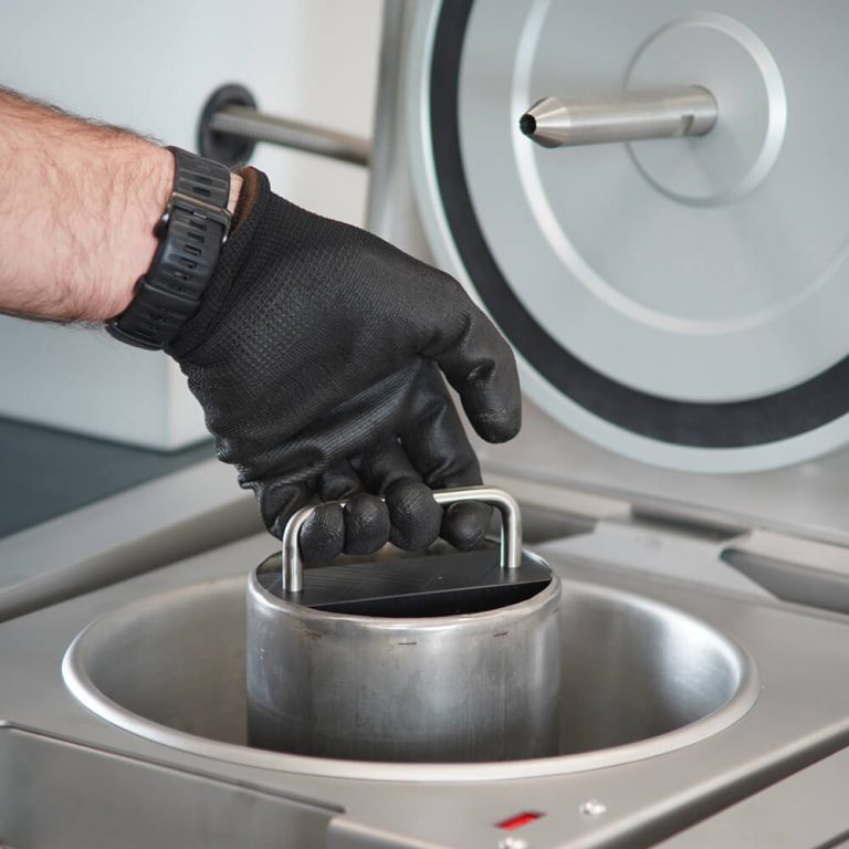 PAVELAB50 PRO asphalt analyzer with integrated balance